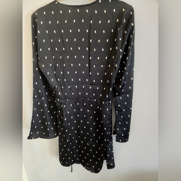 H&M wrap dress, size sm - Picture 3 of 4